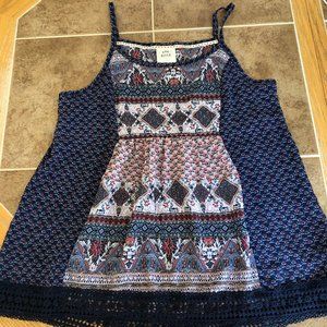 Patterned Tank